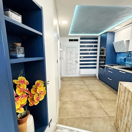 The Captain Apartment *